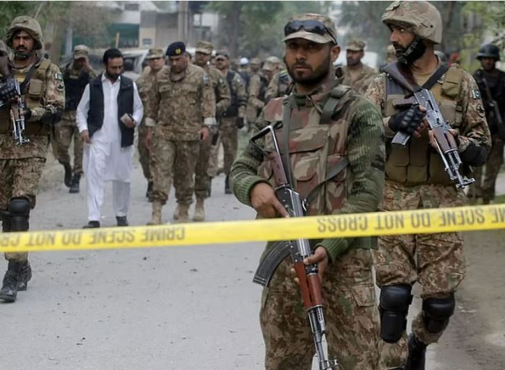 Pakistan military base attack, Bannu suicide bombing